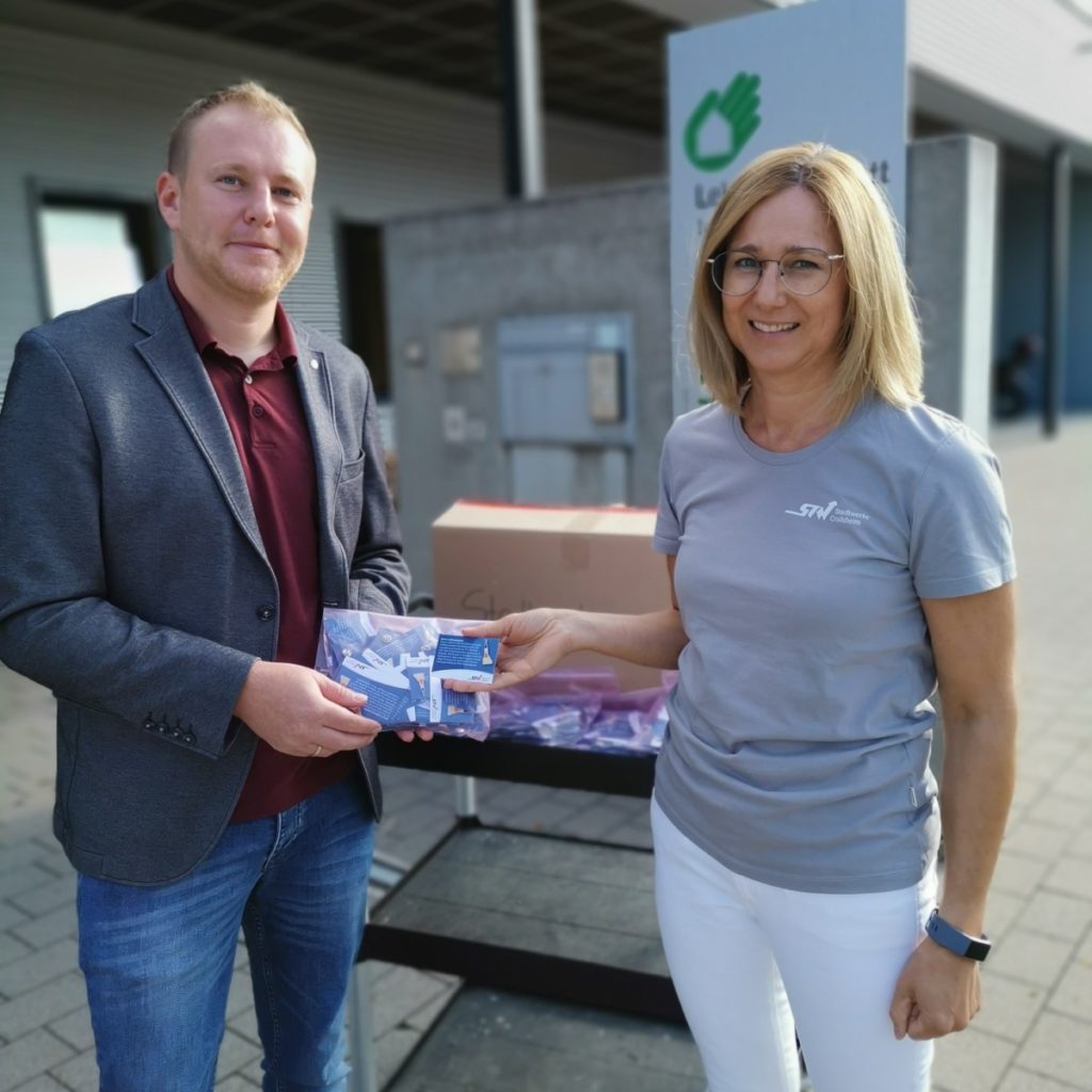 übergabe der volksfest-pins