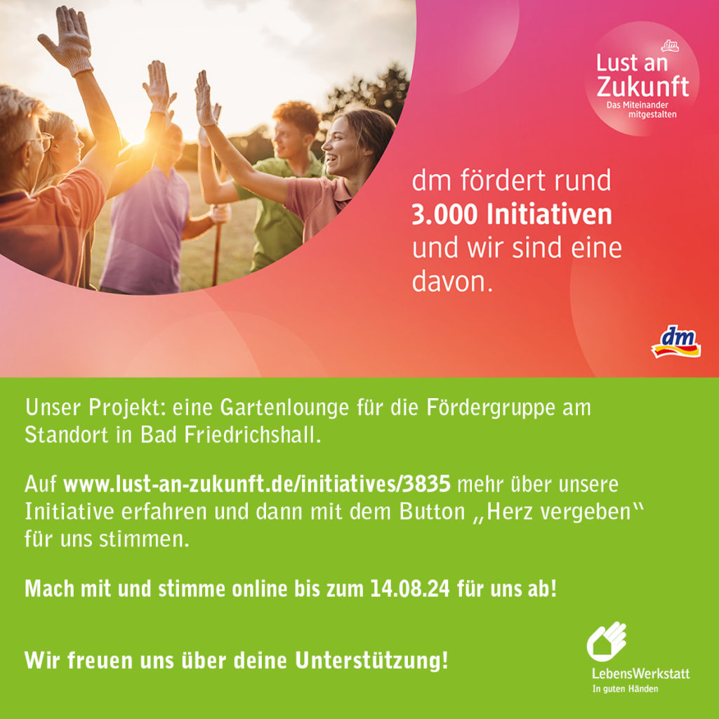 Menschen arbeiten im Garten. dm fördert 3.000 Initiativen. Stimme online für unser Projekt bis 14.08.24 ab.