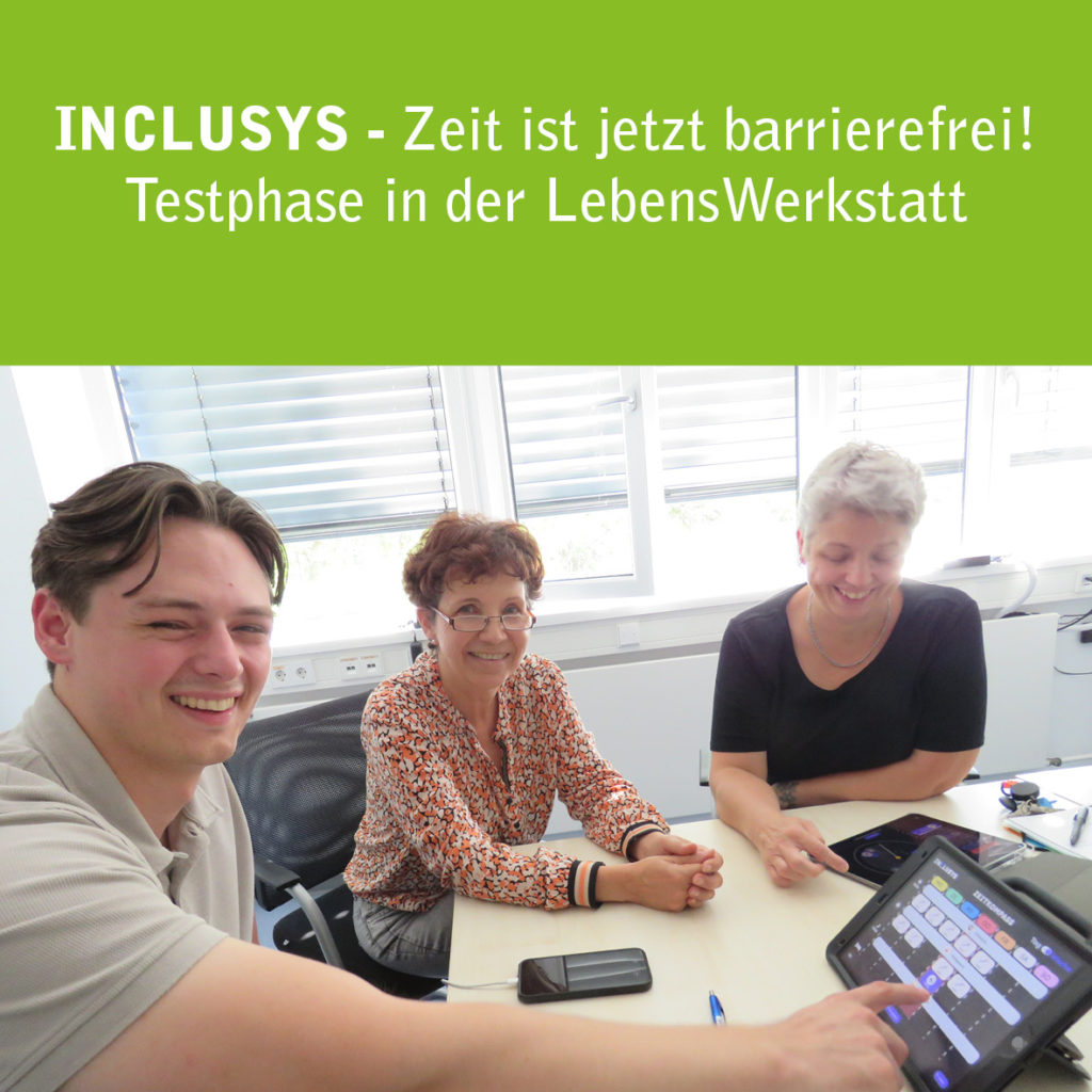 bild zeigt 3 menschen die an einem tablet die app testen